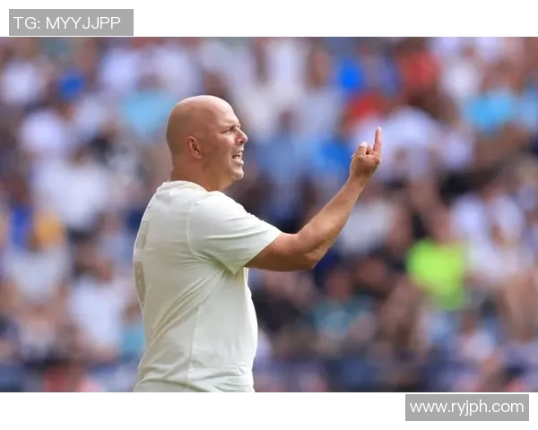 理查兹:主帅的饭碗是靠成果保住的,斯洛特有权让萨拉赫打候补